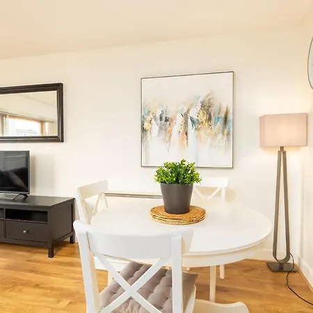 Modern 2 Bed - 8min To Grand Canal Dock Station * Dublin