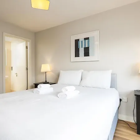 Modern 2 Bed - 8min To Grand Canal Dock Station Apartament