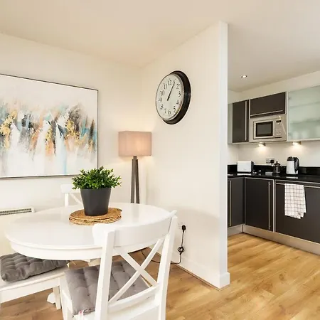 Modern 2 Bed - 8min To Grand Canal Dock Station * Dublin