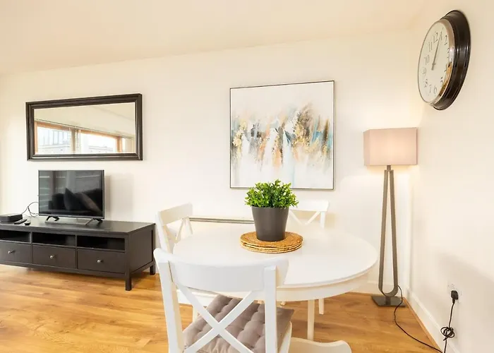 Modern 2 Bed - 8min To Grand Canal Dock Station * Dublin